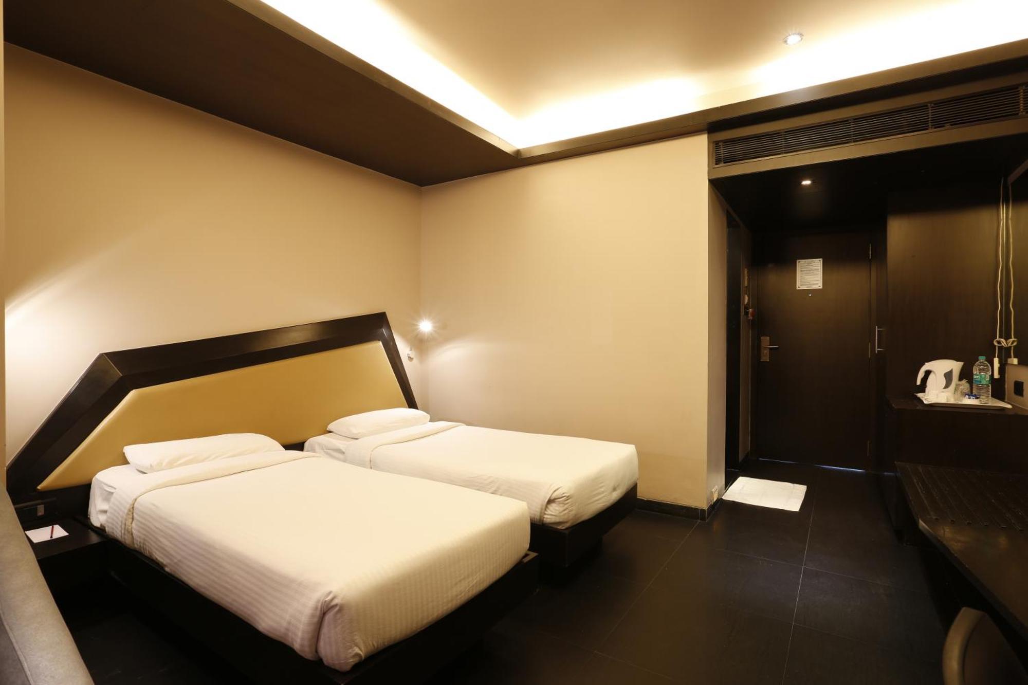 Dragonfly Hotel - The Art Hotel Mumbai Exteriör bild