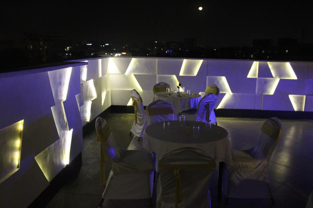 Dragonfly Hotel - The Art Hotel Mumbai Exteriör bild