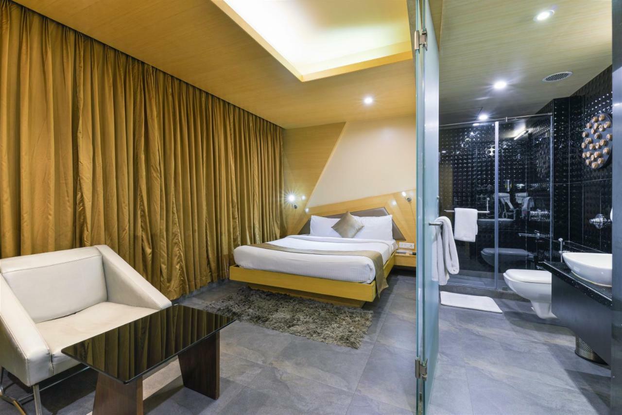 Dragonfly Hotel - The Art Hotel Mumbai Exteriör bild