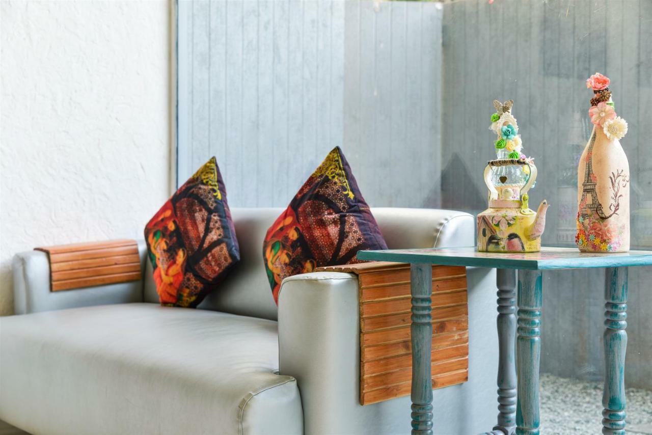 Dragonfly Hotel - The Art Hotel Mumbai Exteriör bild