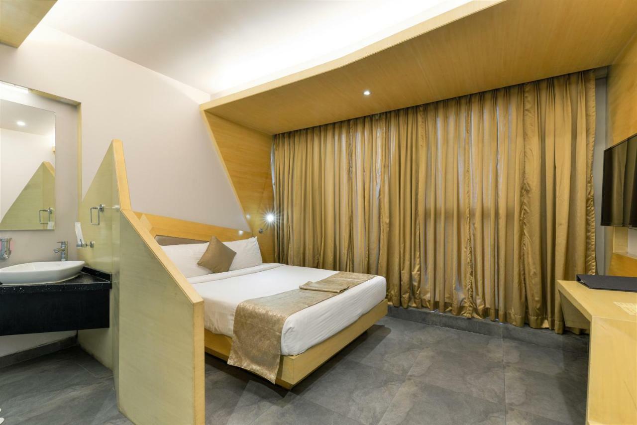 Dragonfly Hotel - The Art Hotel Mumbai Exteriör bild