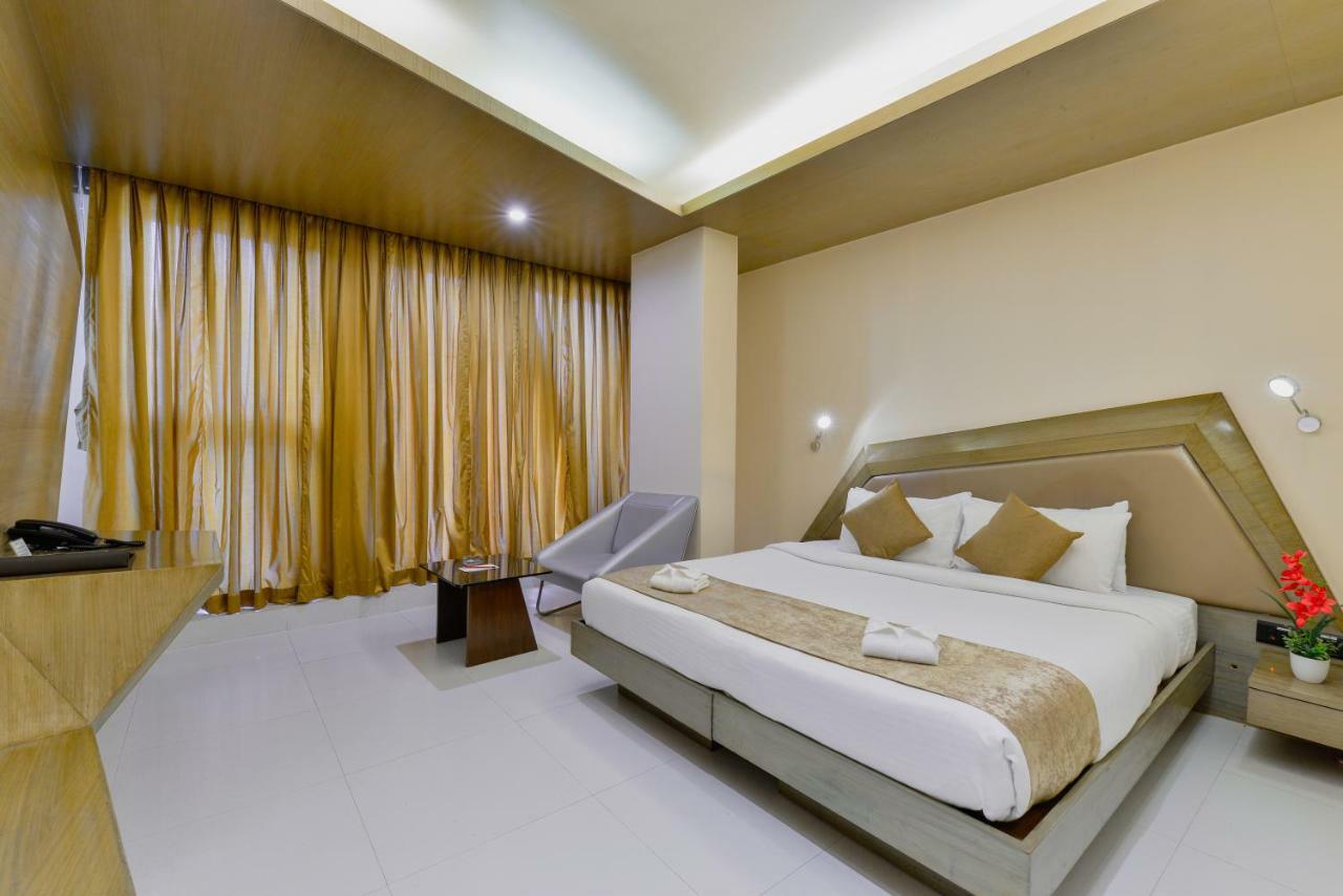 Dragonfly Hotel - The Art Hotel Mumbai Exteriör bild