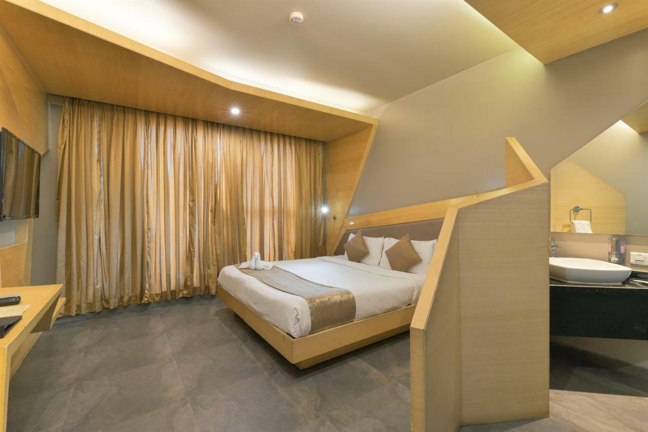 Dragonfly Hotel - The Art Hotel Mumbai Exteriör bild